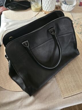 Ameri Leatger Black Pebbled Leather Bag *read -